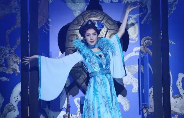 一人饰演多个角色叫什么_一人饰演两个角色简称_一人饰演七个角色