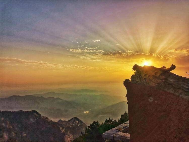 列数字的说明方法泰山-泰山之旅：壮丽山川与数字游戏的浪漫邂逅